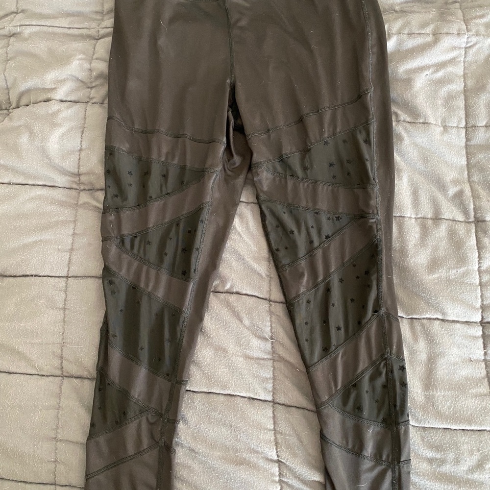 Mesh star cutout leggings